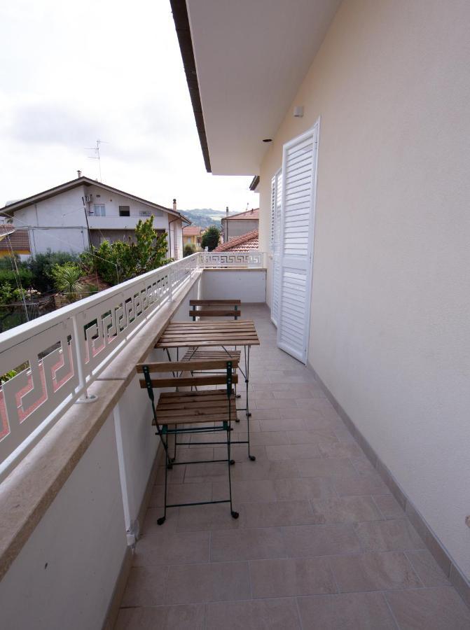 Aria Di Sale Bed & Breakfast Martinsicuro Exterior photo