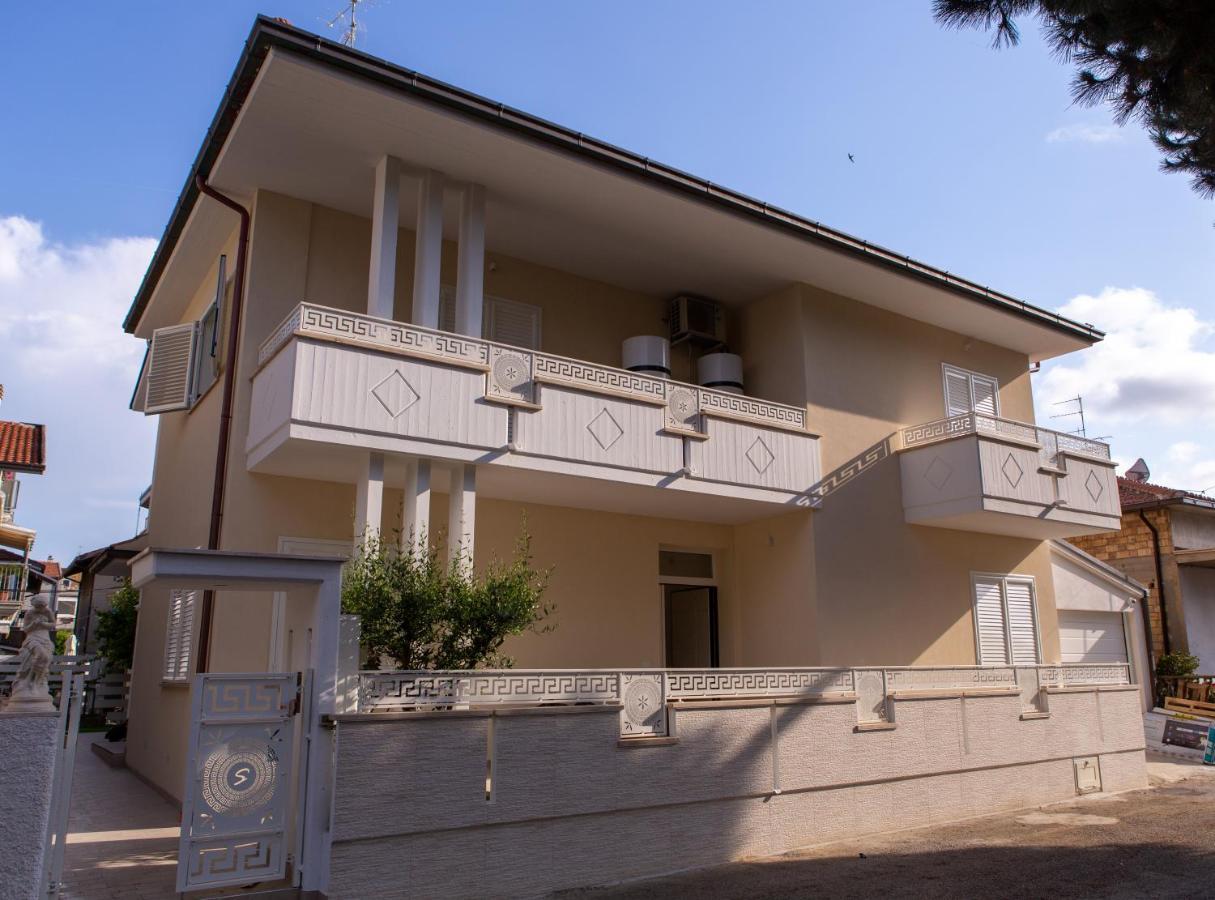 Aria Di Sale Bed & Breakfast Martinsicuro Exterior photo